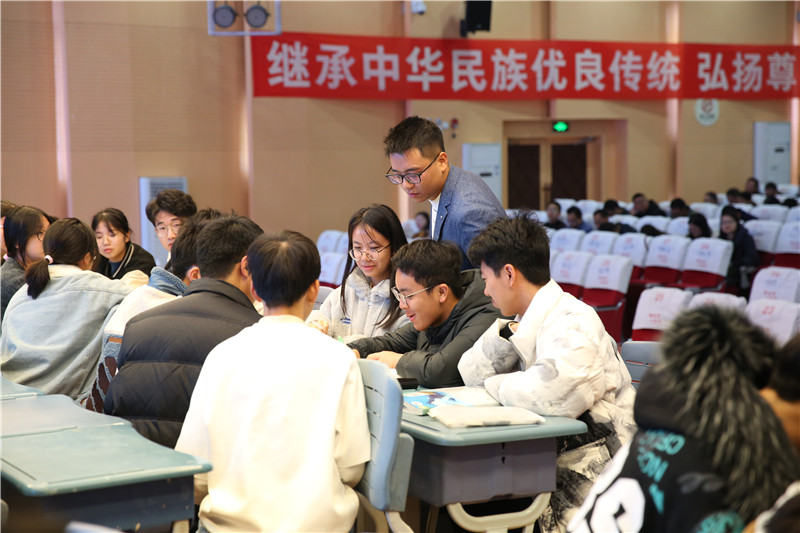 綿陽南山中學實驗學校劉高老師.JPG