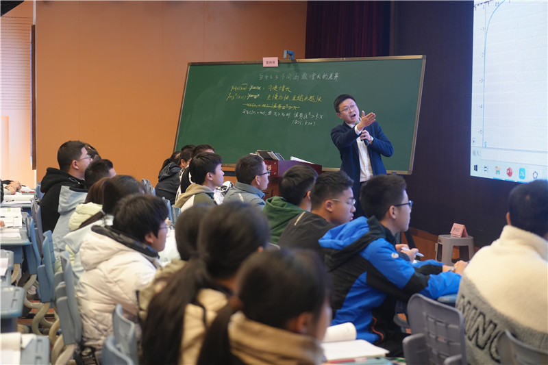 重慶朝陽中學黃坤林老師.JPG